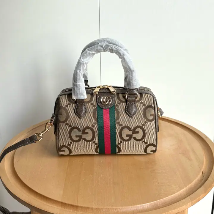 Gucci size：14 x 21.5 x 11.5cm--96