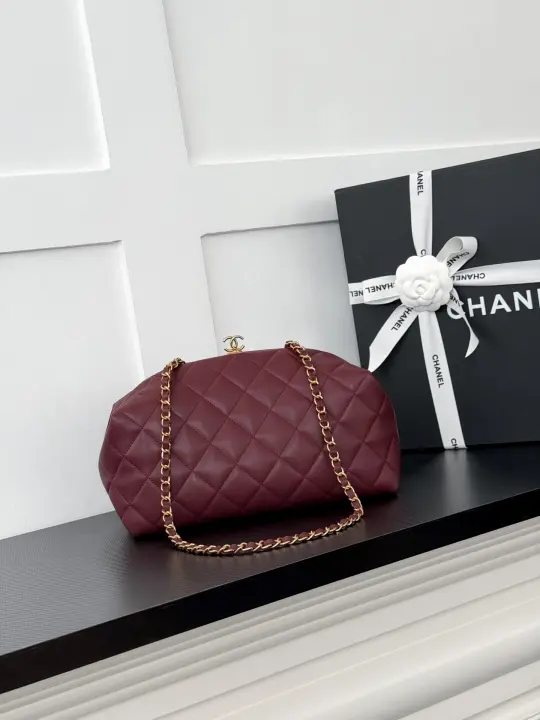 Chanel  size：7.5x27x12cm--127
