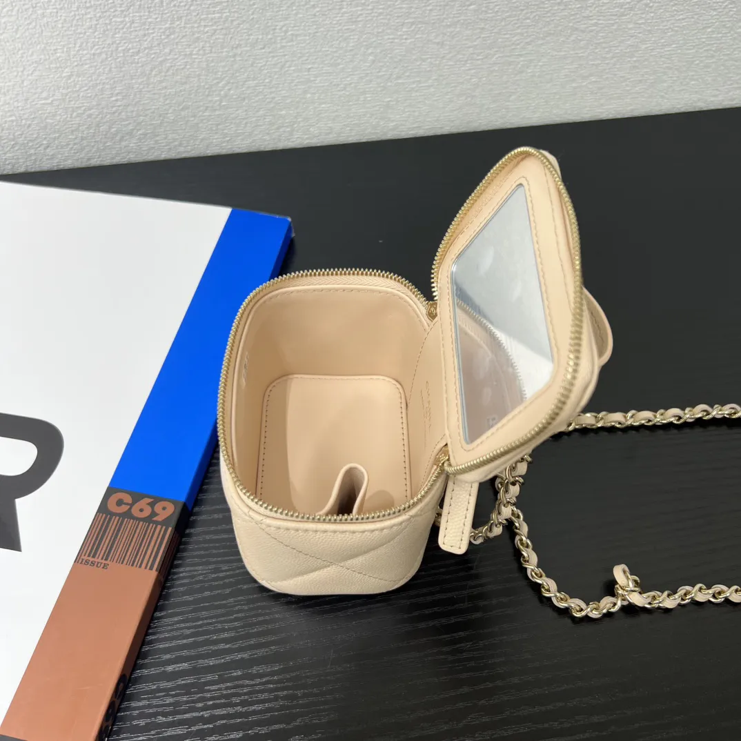 P680 25k新品\n盒子包 球纹牛皮 浅金钢制五金\n尺寸11cmx8.5cmx7cm（小号）\n型号：4934