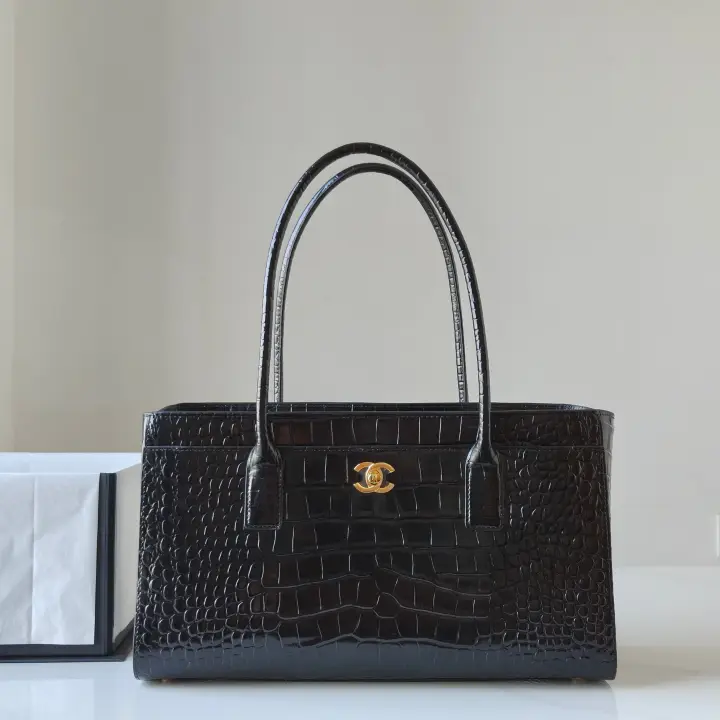 Chanel size：𝟤𝟢*𝟥𝟫*𝟣𝟥 𝖼𝗆--149