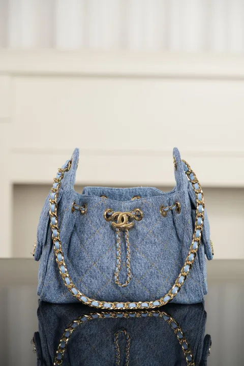 Chanel  size：𝟐𝟎𝐱𝟐𝟐𝐱𝟏𝟐.𝟓𝐜𝐦--139