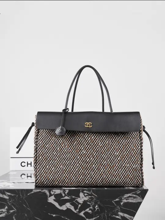 Chanel size：30*43*17.5cm-185