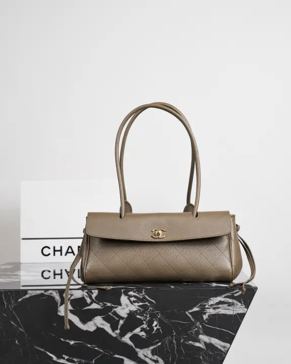 Chanel size：15*32*11.5cm-186