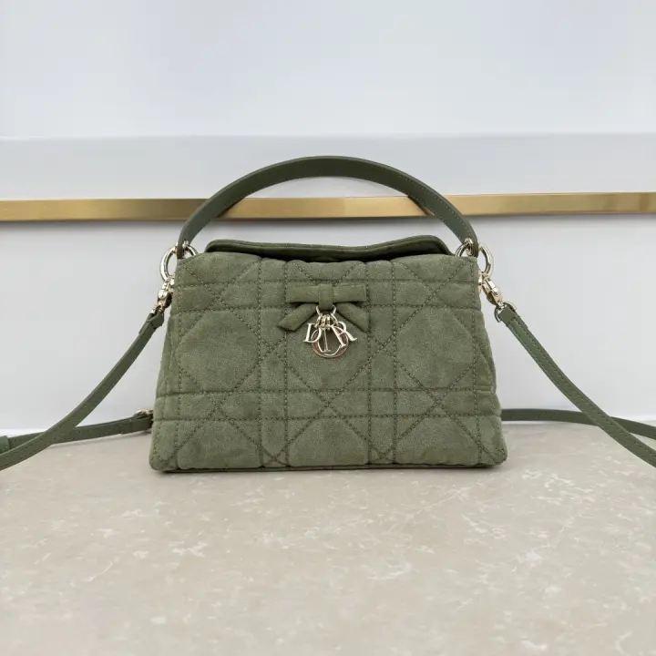 Dior size：22.5 x 13 x 9cm--29